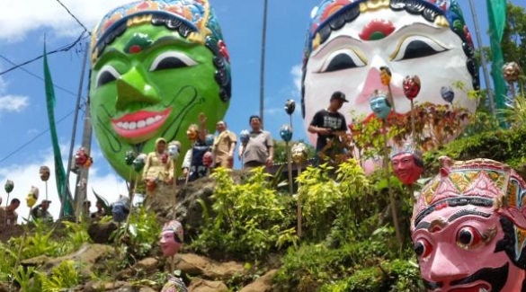 Wisata Kampung Topeng